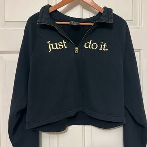 Nike "Just do it" Cropped Top Sweatshirt Womens Metallic Logo Black 1/4 Zip